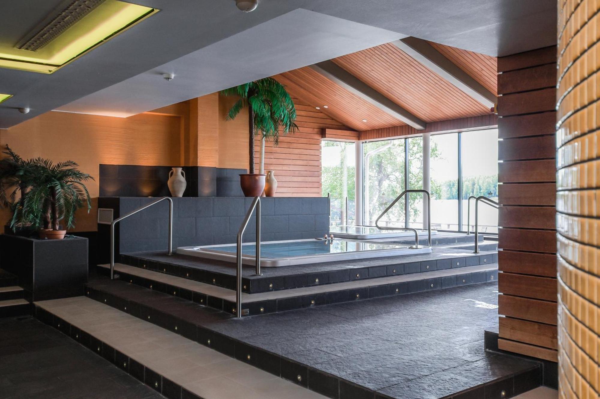 Hotel Kumpeli Spa เฮโนลา ภายนอก รูปภาพ